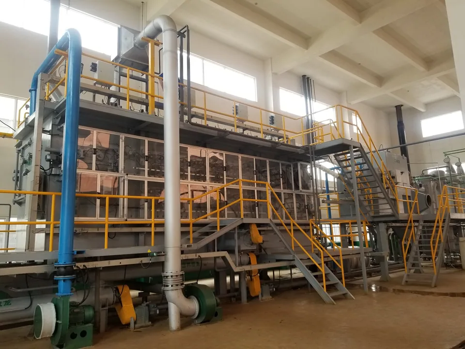 Enclosed thermal-treatment equipment line with access platforms and process piping